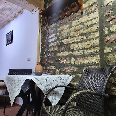 Karafil Guesthouse Gjirokaster Luaran gambar