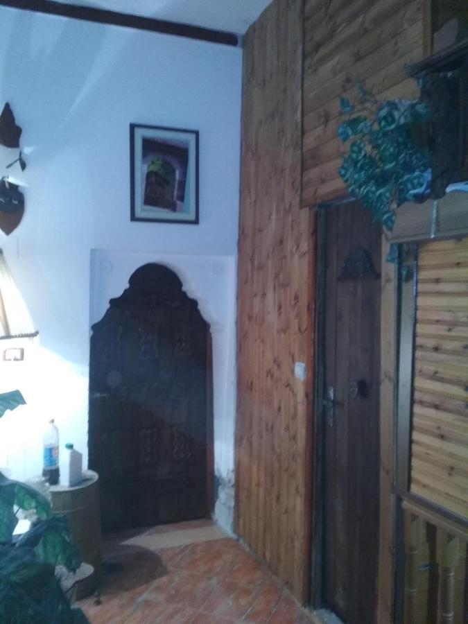 Karafil Guesthouse Gjirokaster Luaran gambar