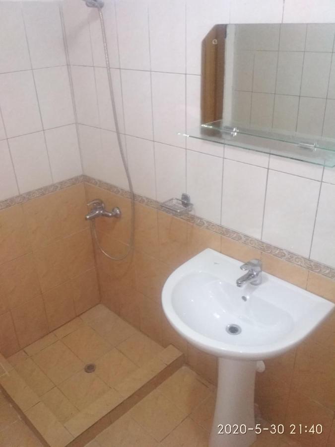 Karafil Guesthouse Gjirokaster Luaran gambar