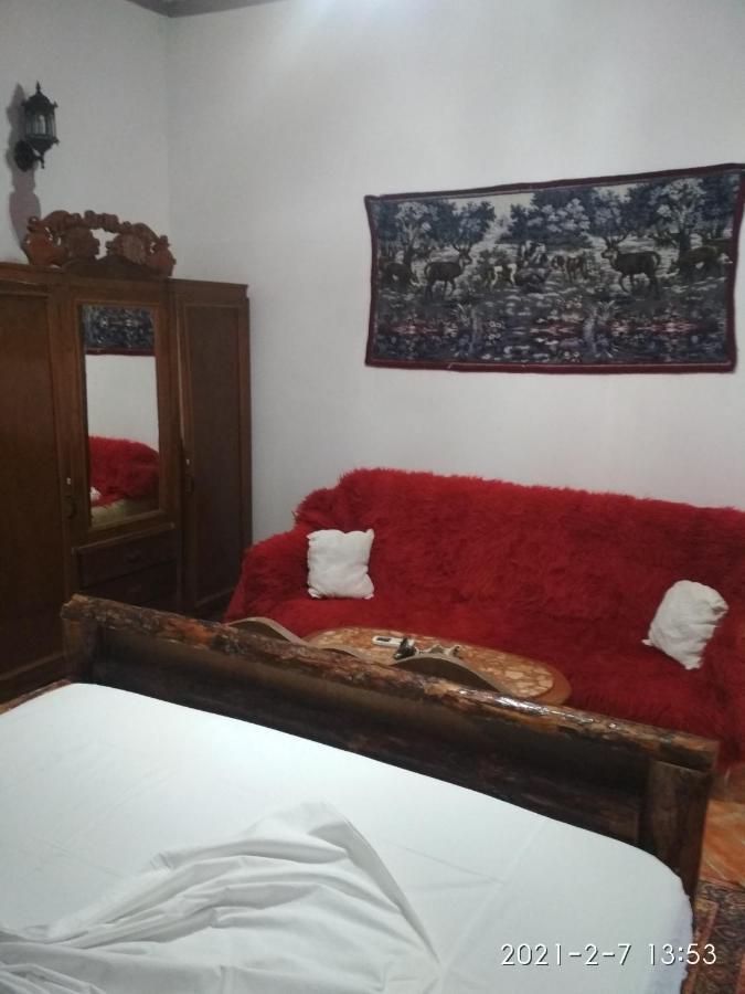 Karafil Guesthouse Gjirokaster Luaran gambar
