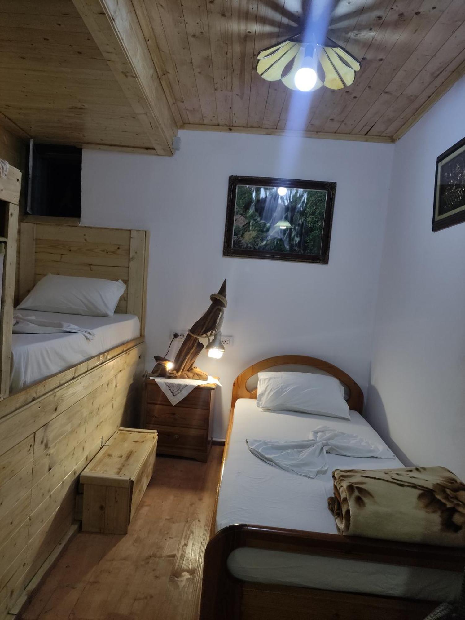 Karafil Guesthouse Gjirokaster Luaran gambar