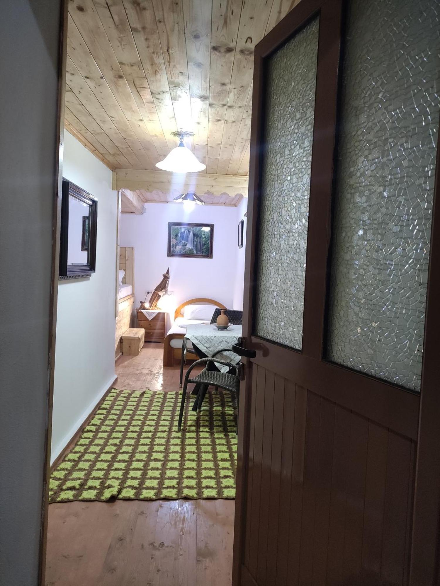 Karafil Guesthouse Gjirokaster Luaran gambar