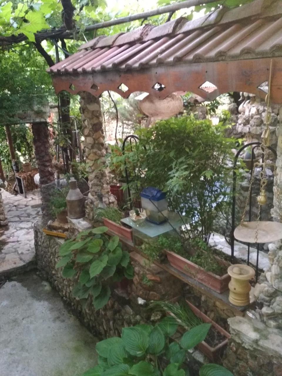 Karafil Guesthouse Gjirokaster Luaran gambar