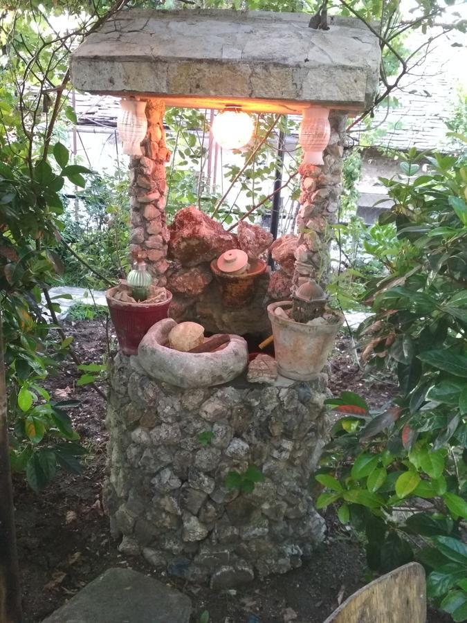 Karafil Guesthouse Gjirokaster Luaran gambar