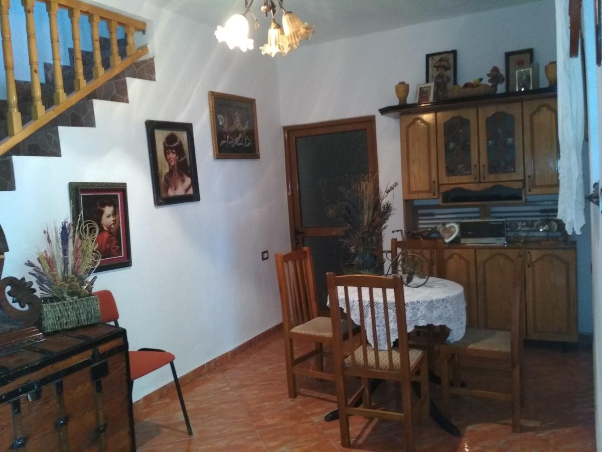 Karafil Guesthouse Gjirokaster Luaran gambar
