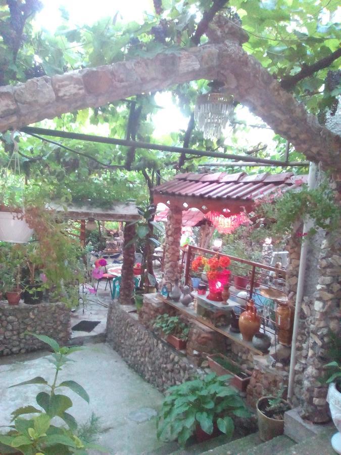Karafil Guesthouse Gjirokaster Luaran gambar